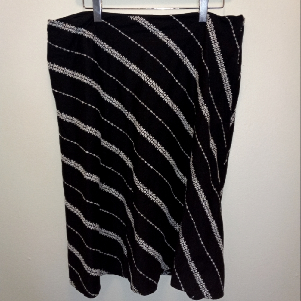White House Black Market Skirt